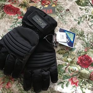 NWT Tuff Gear Fairfield Line Black Waterproof Winter Gloves - Size Medium.